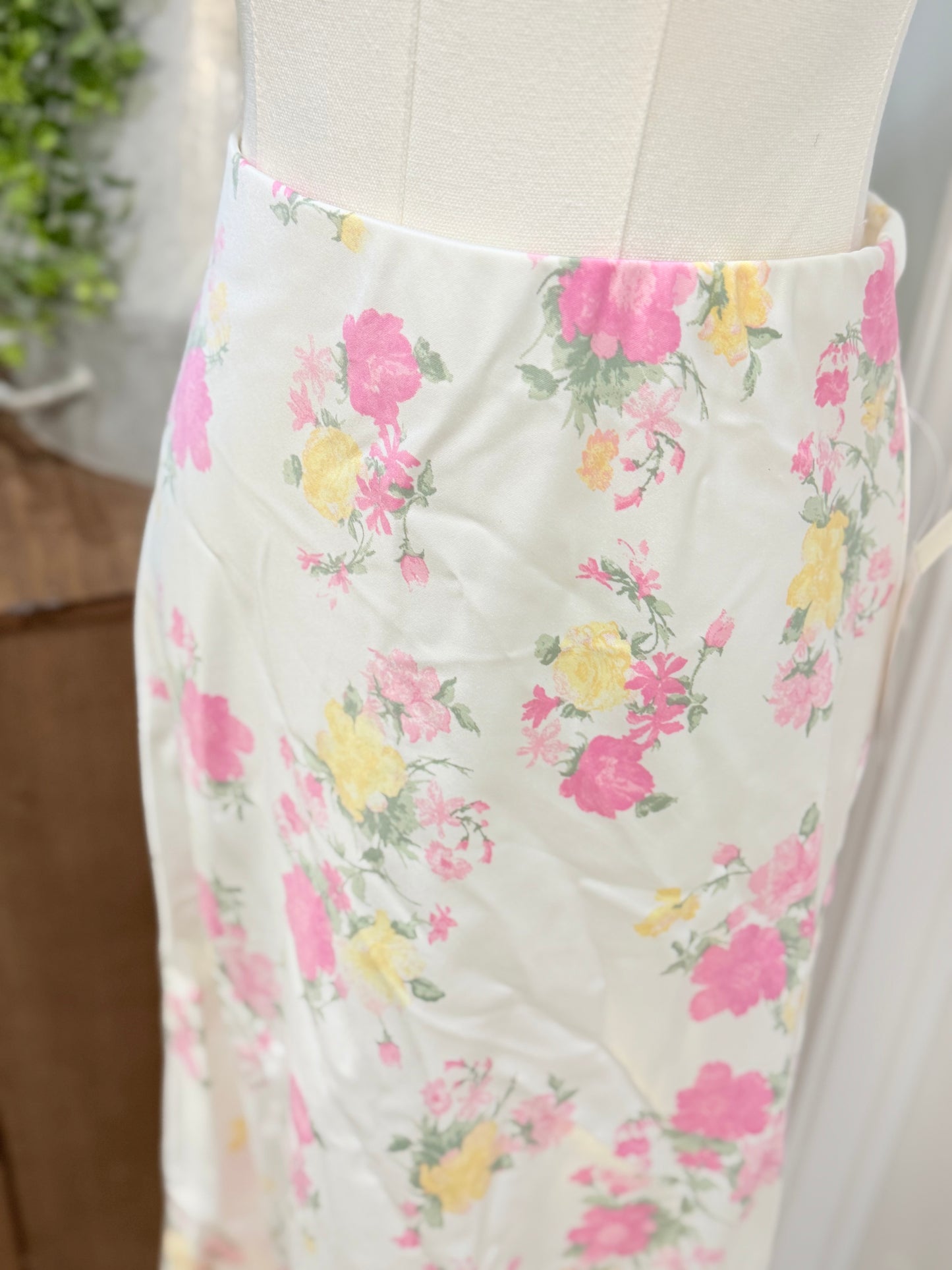 Womens Olive & Oak Satin Floral Skirt Small NWT