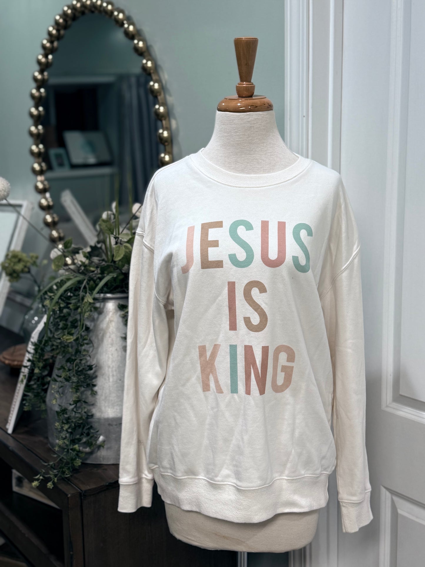 Womens Jesus is King Sweatshirt Size Medium