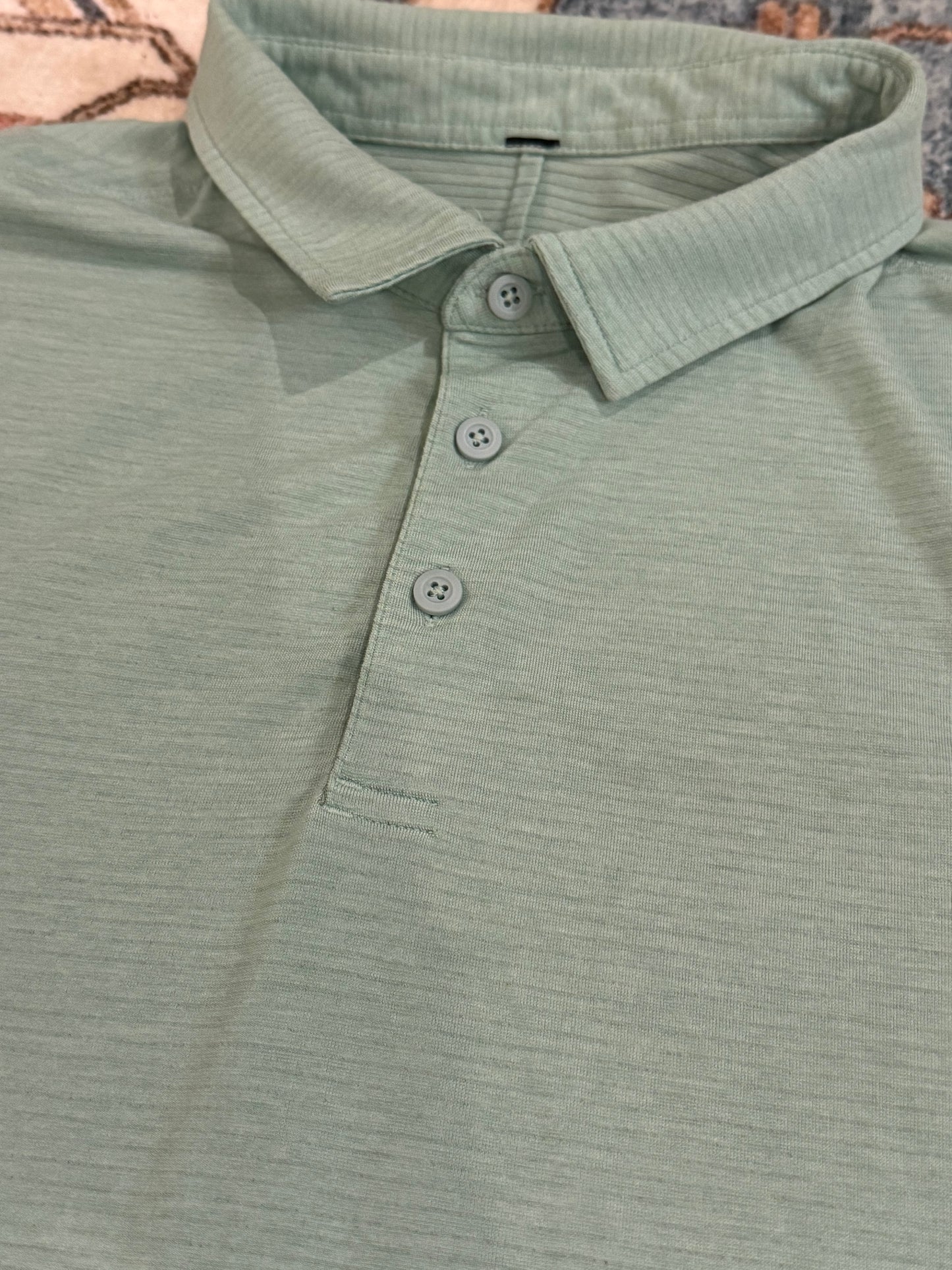 Mens Green Lululemon Collard Shirt Medium EUC