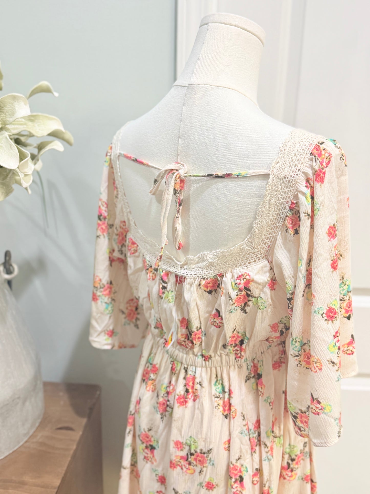 Womens Torrid Floral Dress M/L NWT