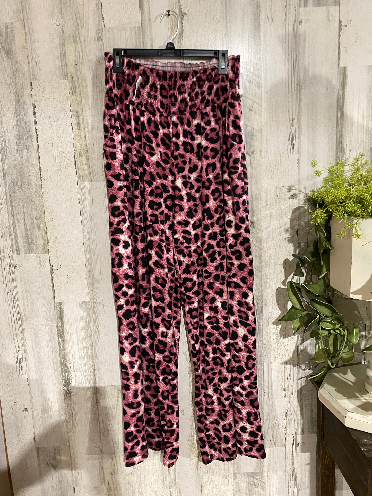 Womens Leopard Zenana Pants Size Large & 2X