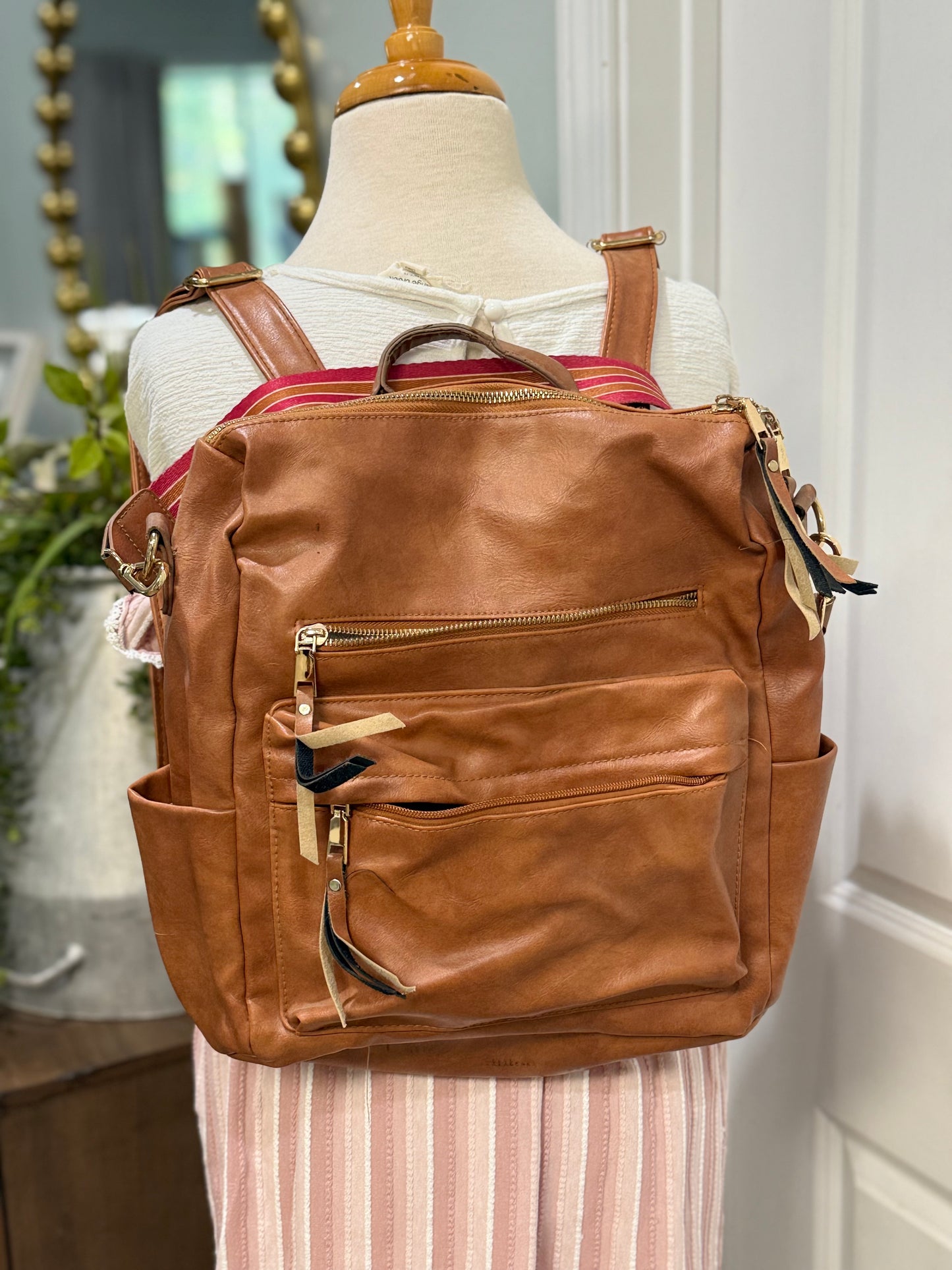 Modern+Chic Guitar Strap Backpack