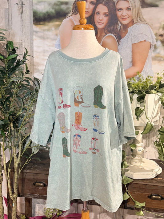 Womens Boots Easel Tshirt 2X EUC