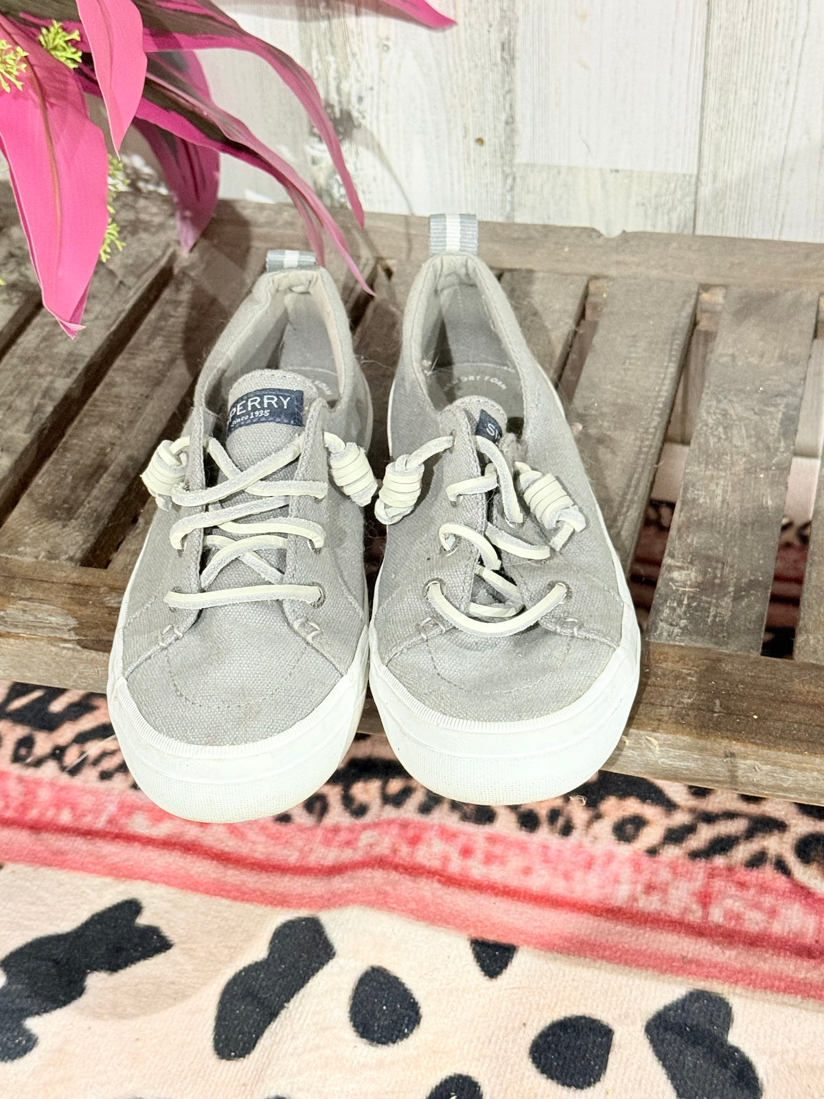 Womens Grey Sperry Sneakers Size 6 GUC