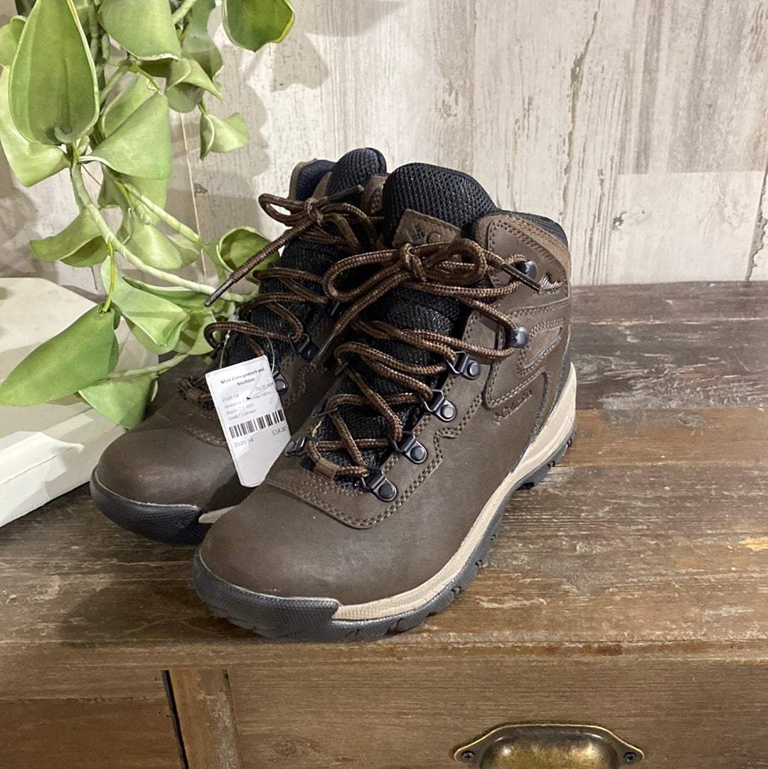 Womens Columbia Hiking Boots 7.5 Test