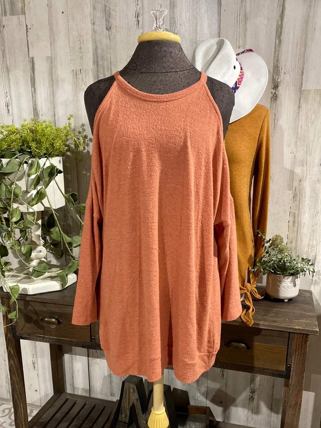 Womens Cold Shoulder 143 Story Top Large