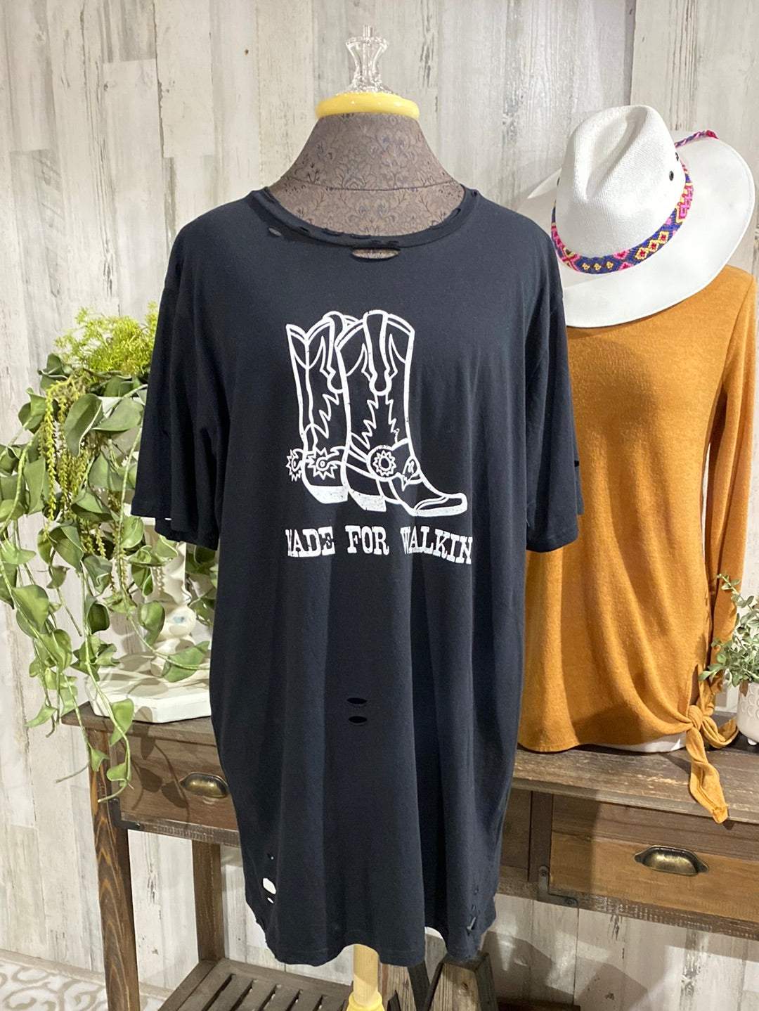Womens Boots Made For Walking Tshirt XL NWT