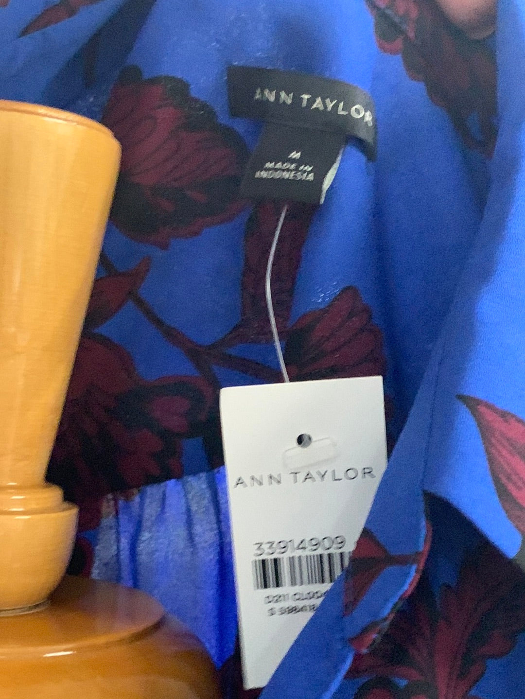 Womens Ann Taylor Blouse Size Medium NWT
