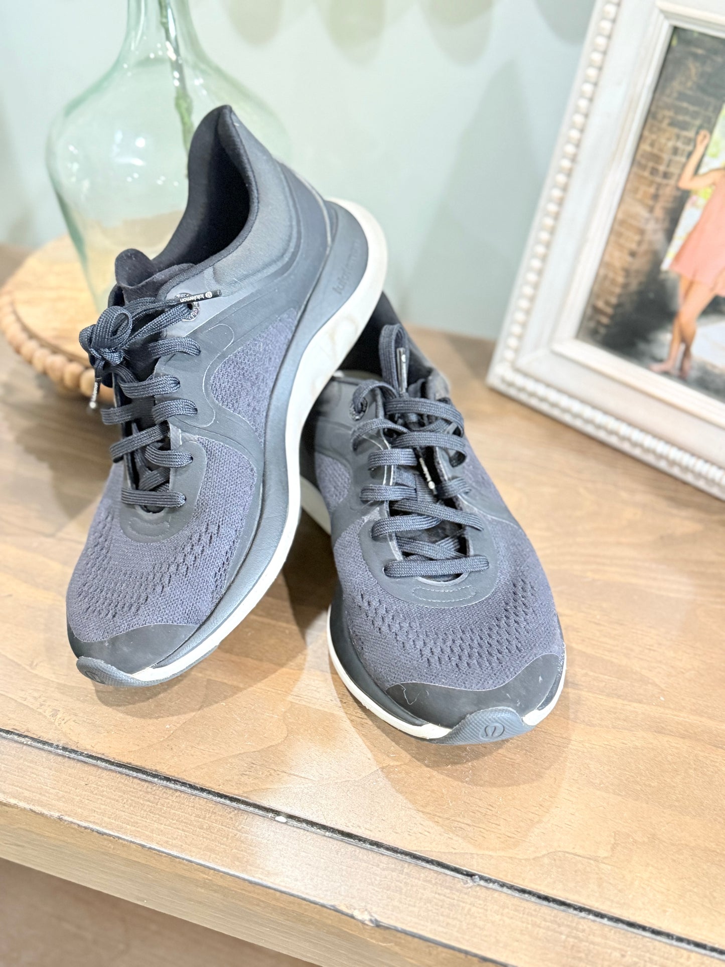 Womens Black Lululemon Tennis Shoes 7.5 EUC