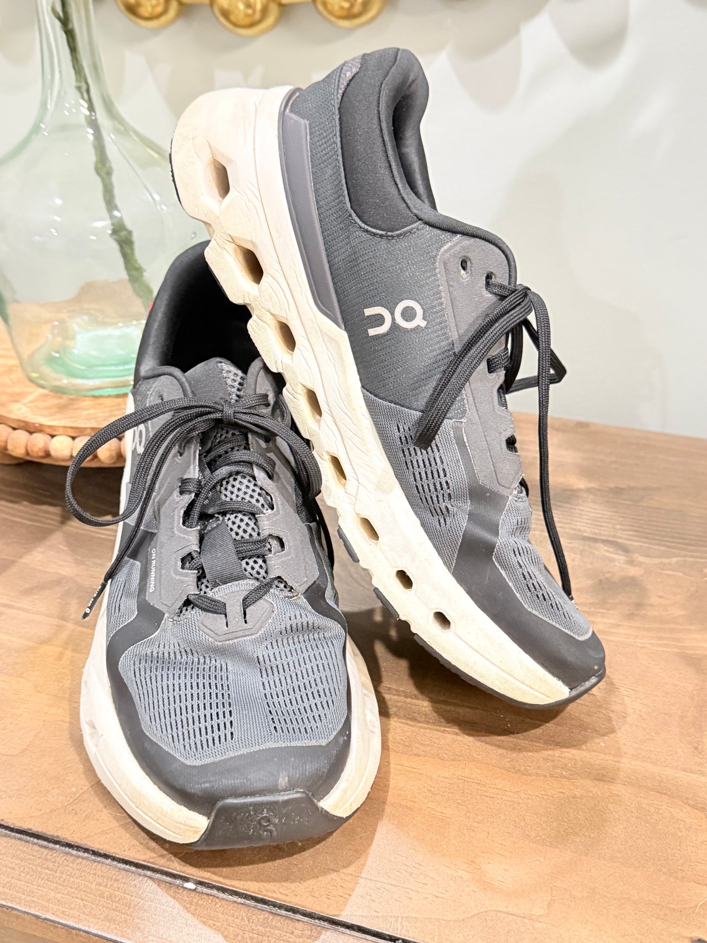 Womens Black On Clouds Size 10