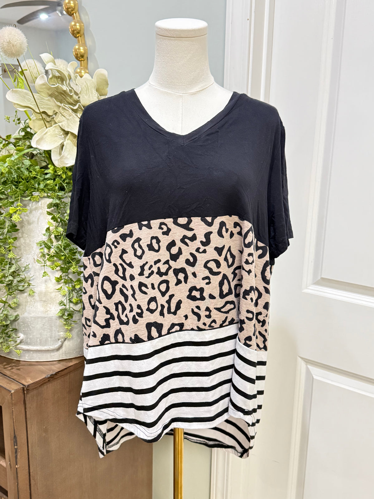 Womens Tickled Teal Leopard Blouse 1X EUC