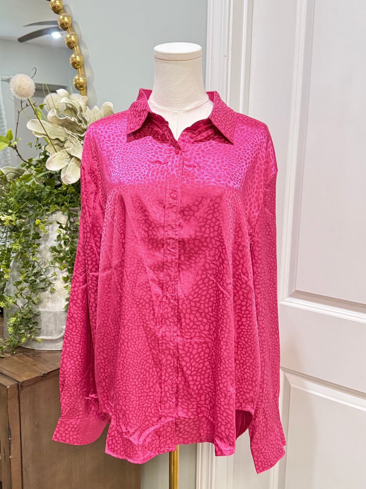 Womens Pink Satin Button Down Blouse XL EUC