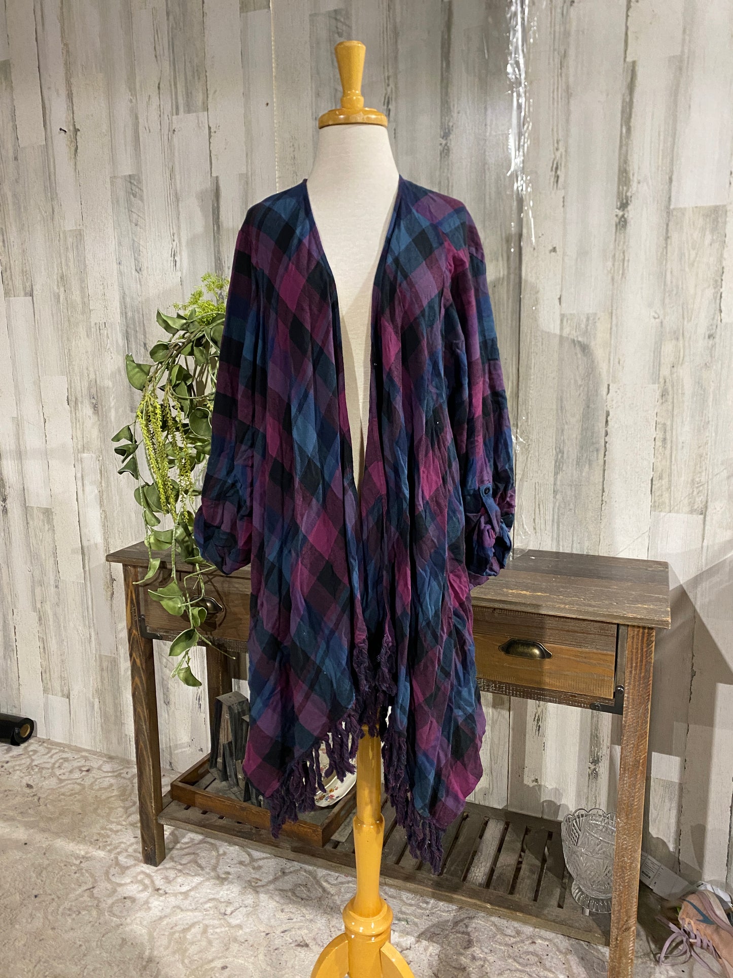 Womens Torrid Flannel Fringe Cardigan Torrid sz 4