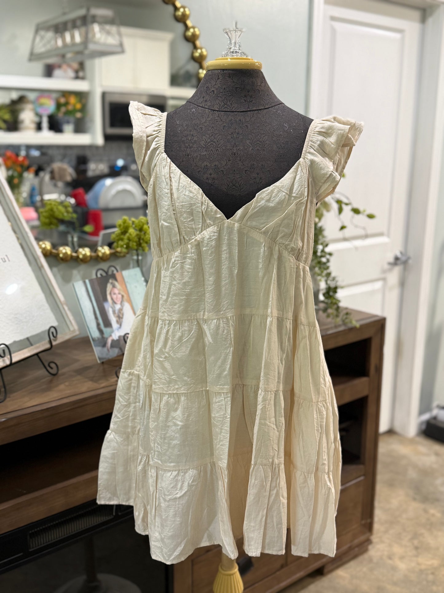 Womens Blu Pepper Flutter Sleeve Nude Dress Size Large EUC