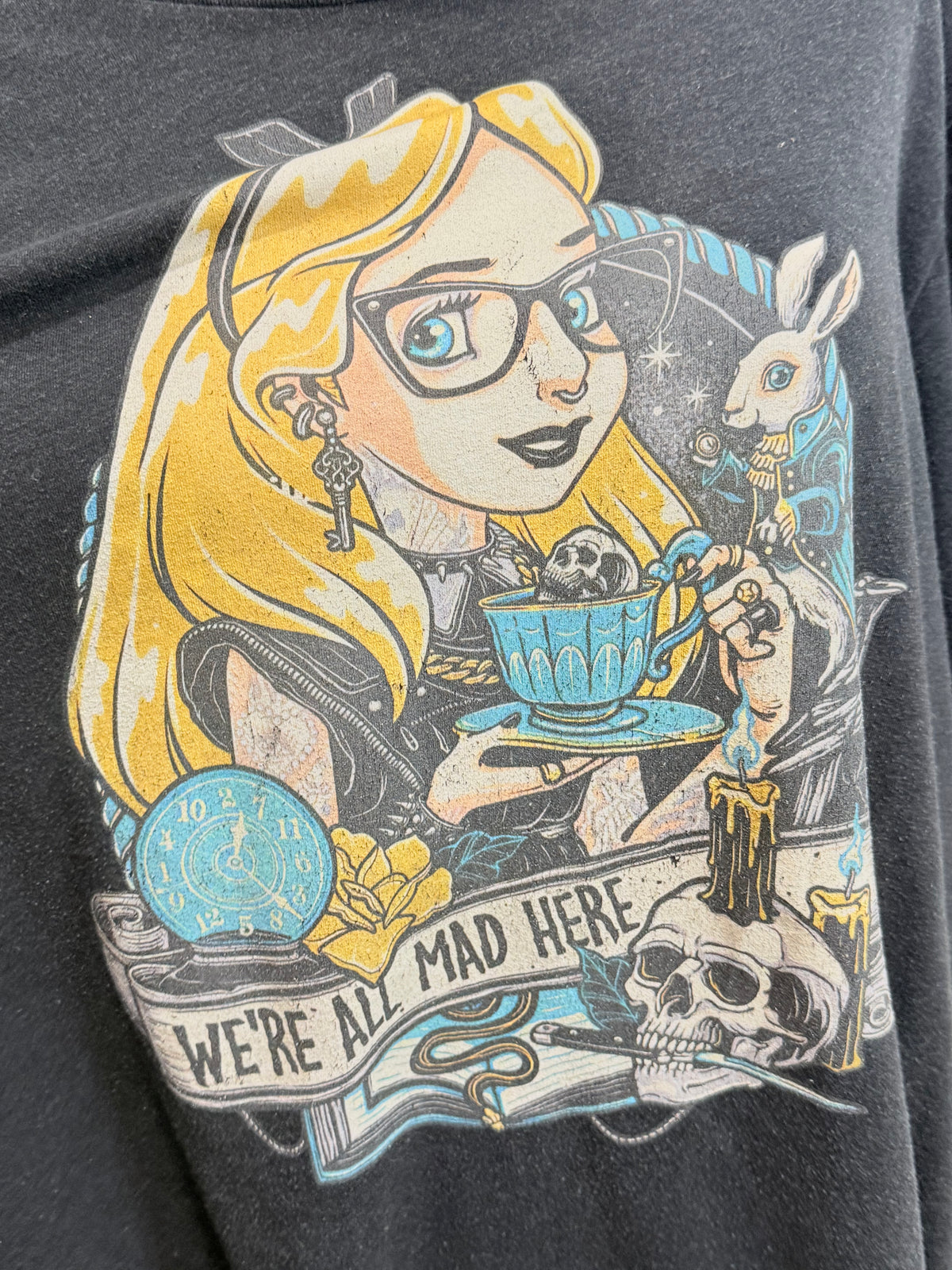 Womens Alice in Wonderland Tshirt Size XL EUC