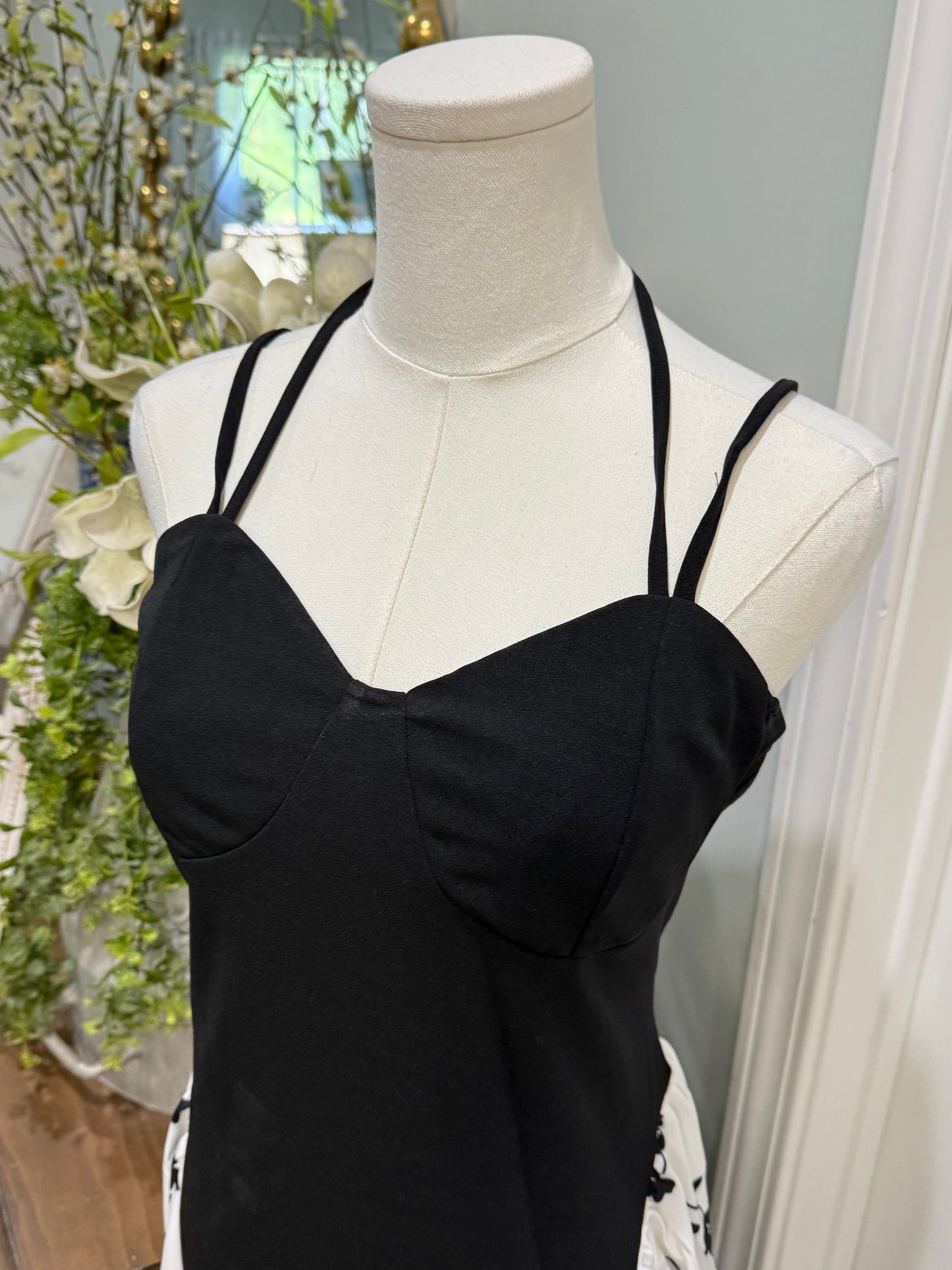 Womens B&W Waist Cinching Dress Large NWT