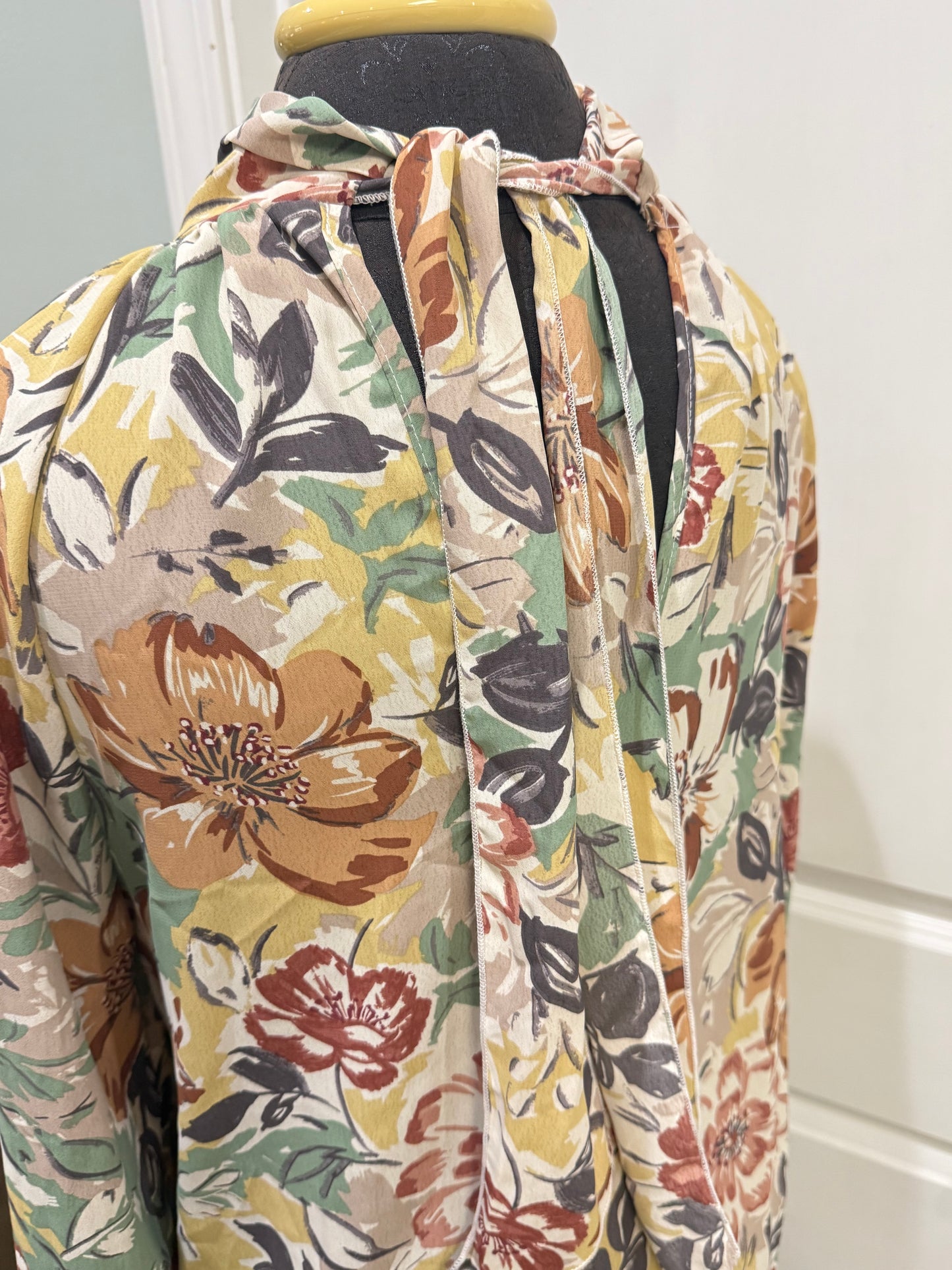 Womens 2Hearts Floral Blouse Large EUC