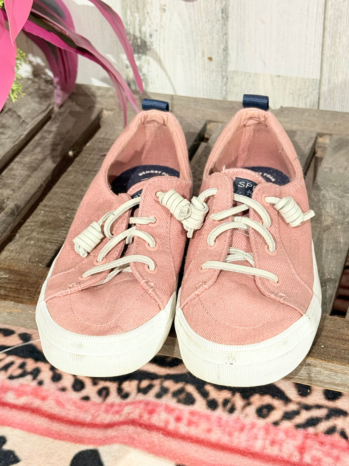 Womens Sperry Pink Sneakers Size 6 GUC