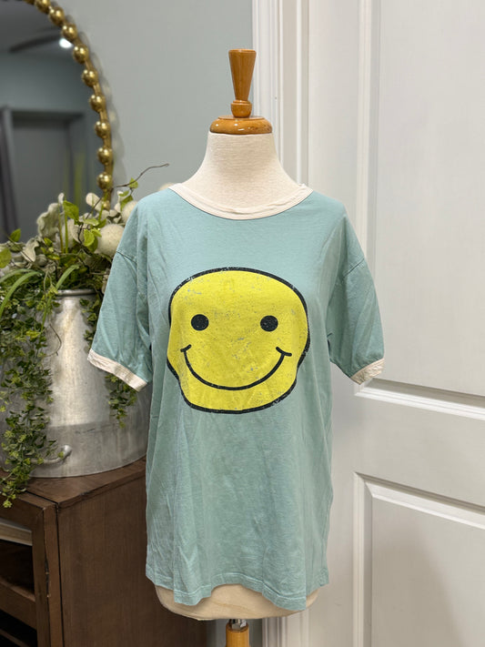 Womens Urban Daizy Smiley Face Tee Size Medium