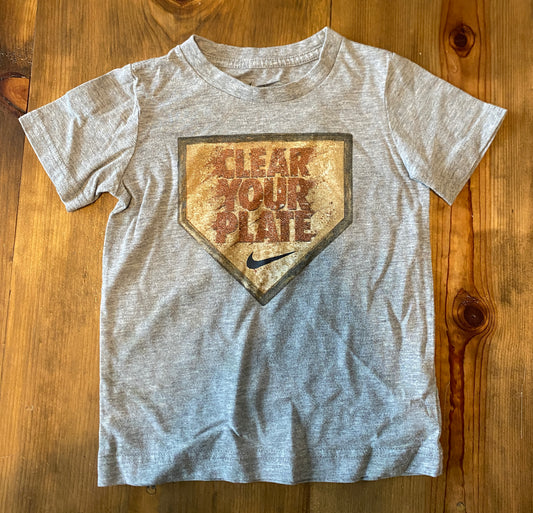 Boys Nike Tshirt Clear The Plate Sz 4