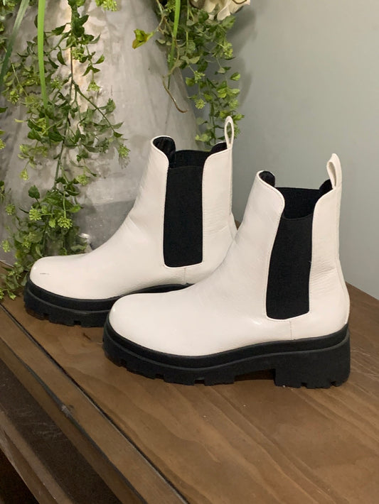 Womens White Platform Boots Size 8.5