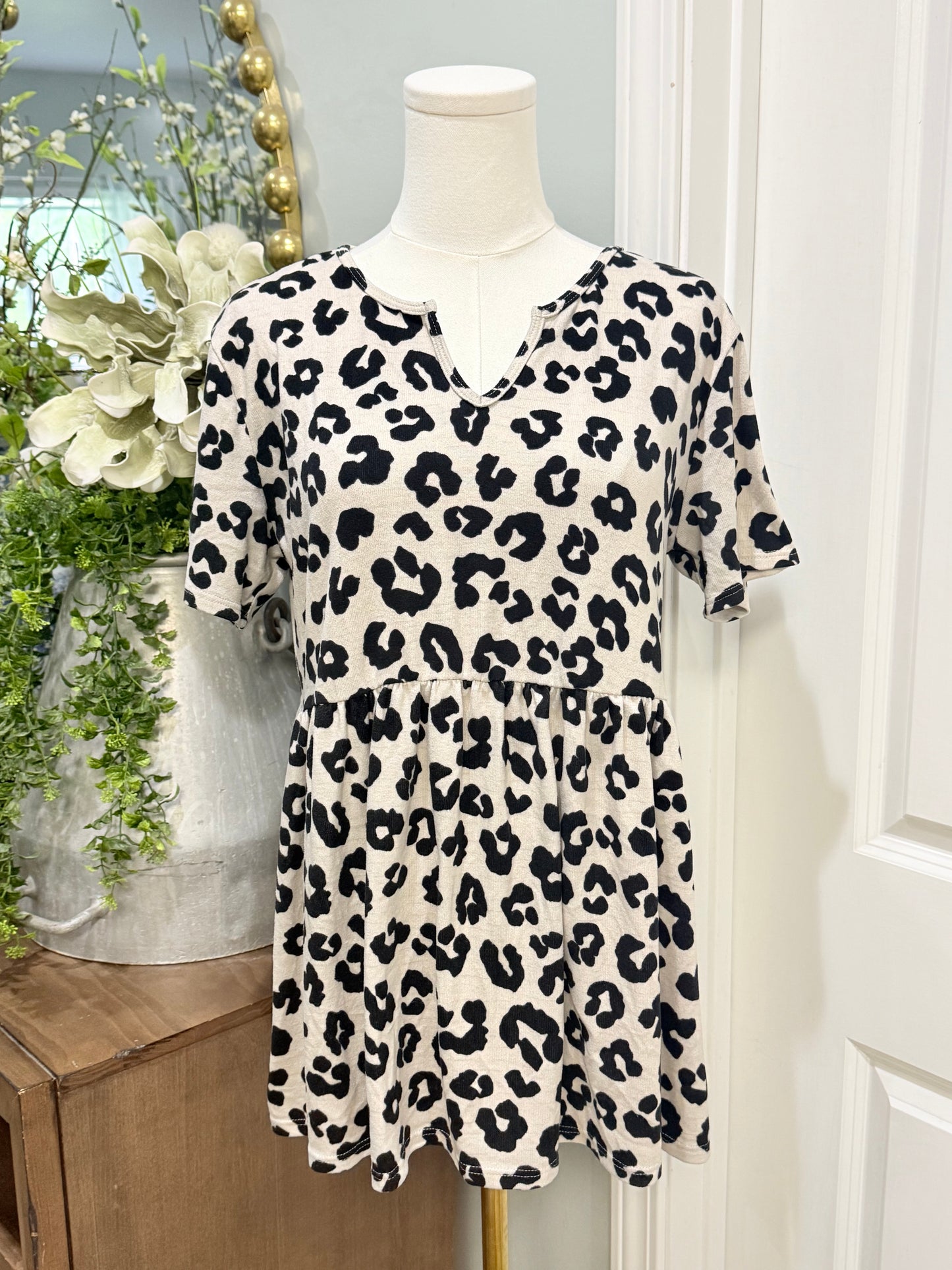 Womens Heimish Leopard tunic Medium EUC