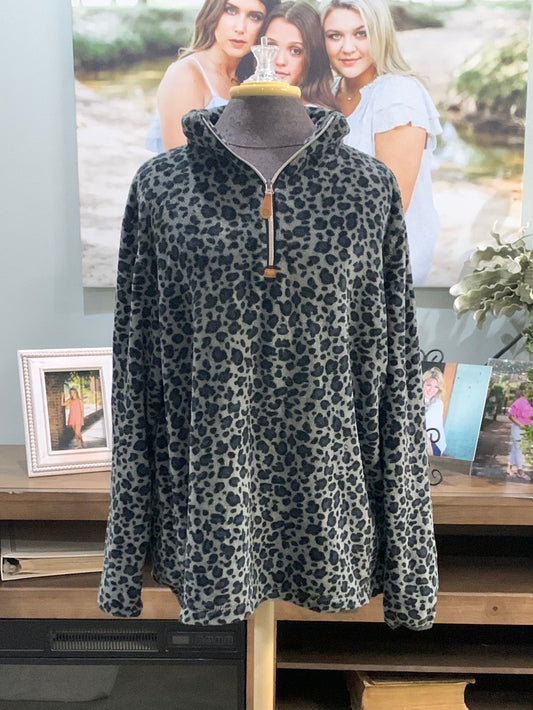 Womens T2D Leopard Pulloer Size Large