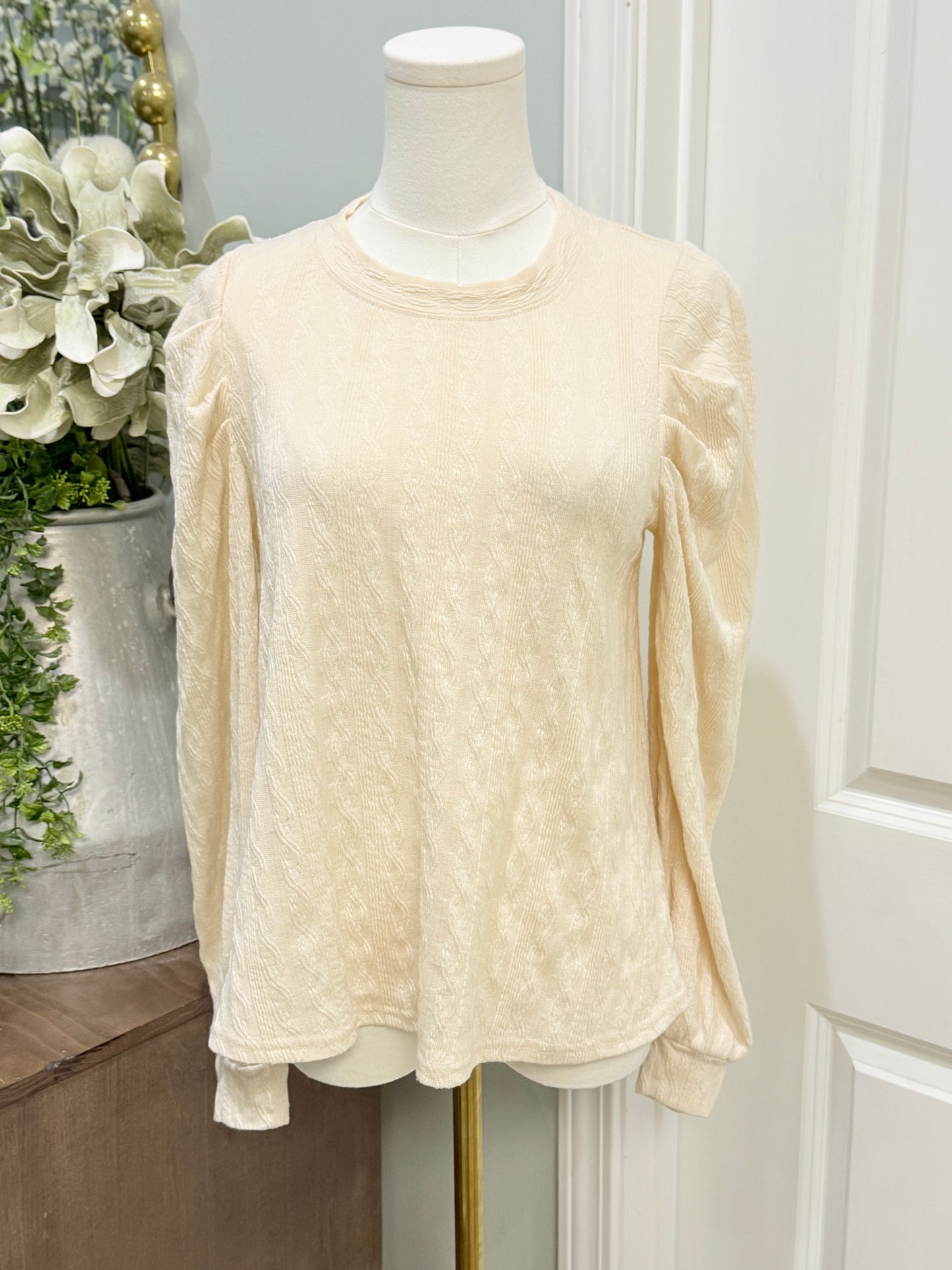 Womens New In Cream Textured Long Sleeve Blouse Small EUC