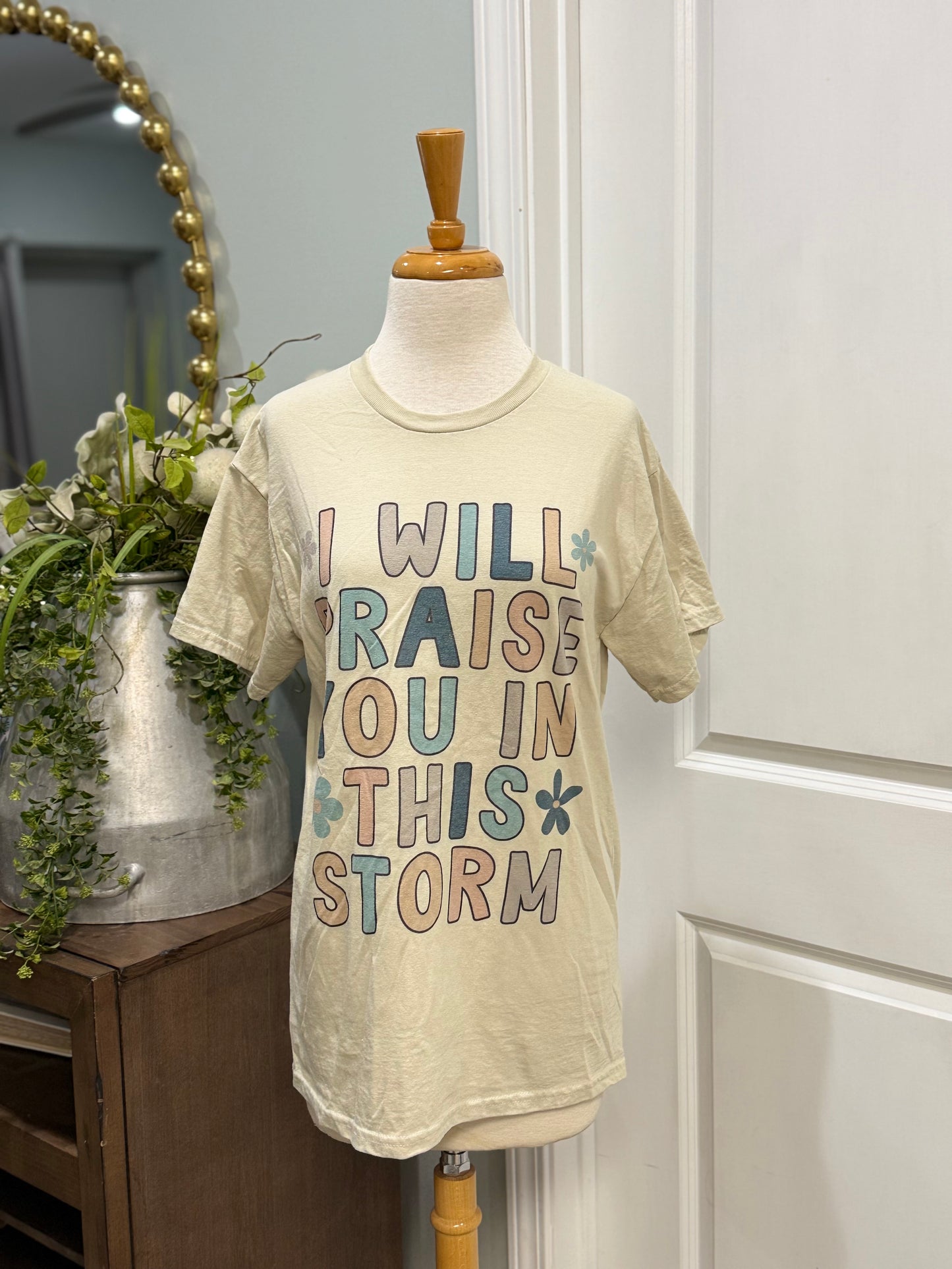 Womens Gildan Graphic Tshirt Size Medium