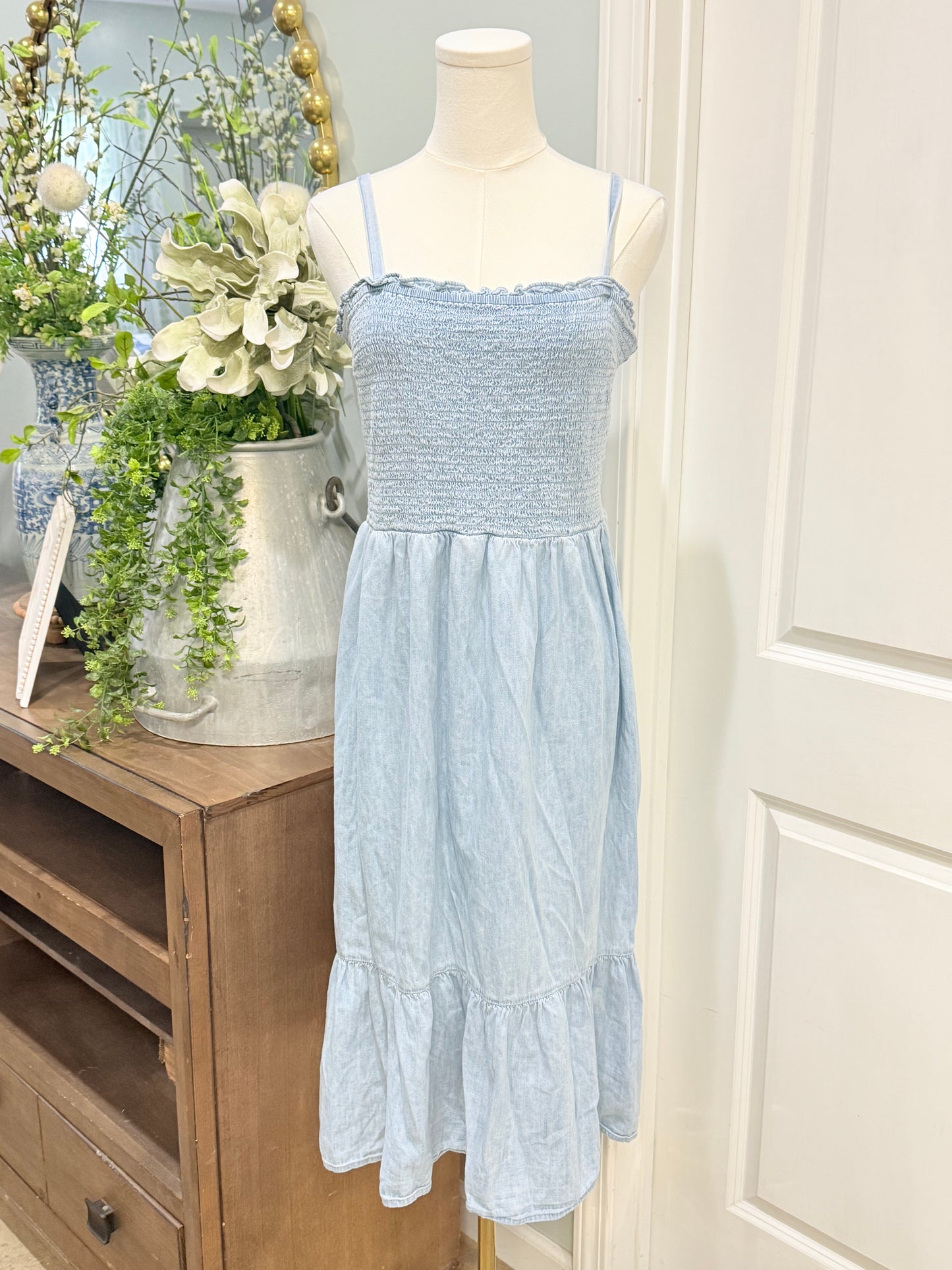 Womens Gap Denim Smocked Dress Large EUC