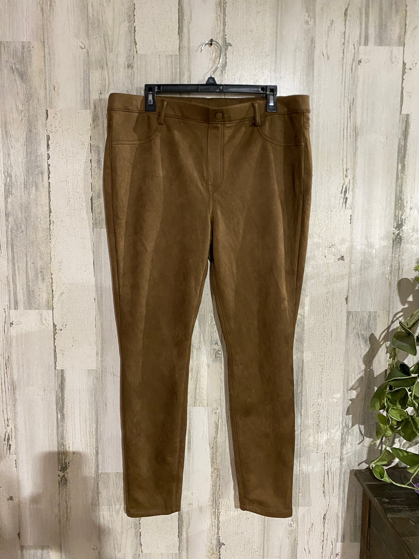 Womens Faux Suede Pants 16/18