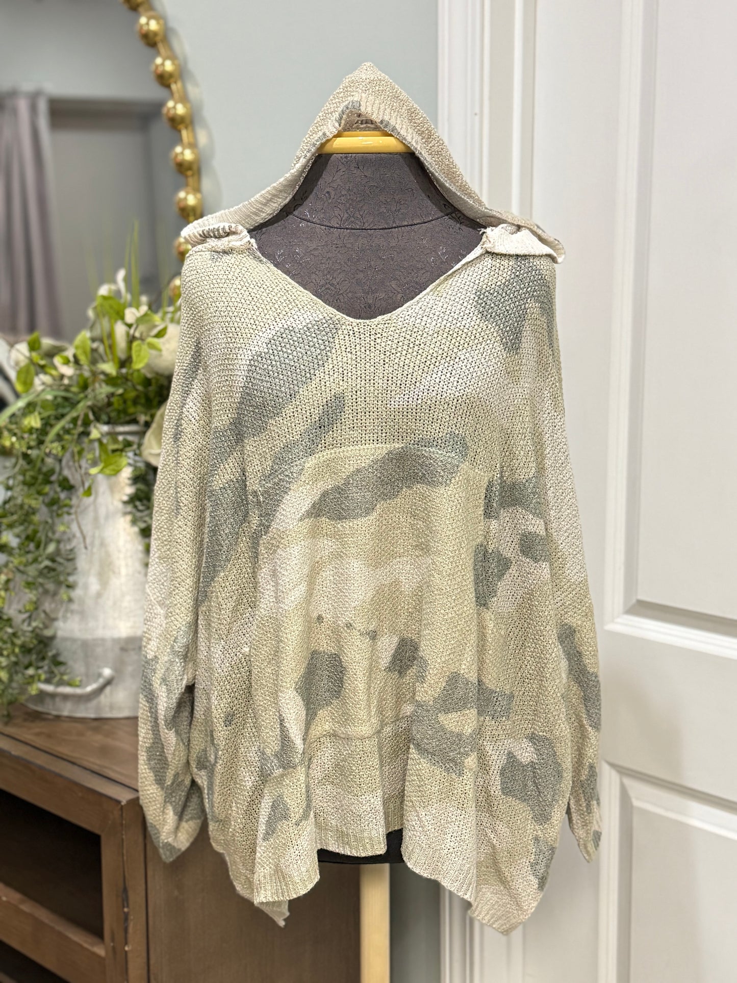 Womens POL Camo Pullover Large EUC