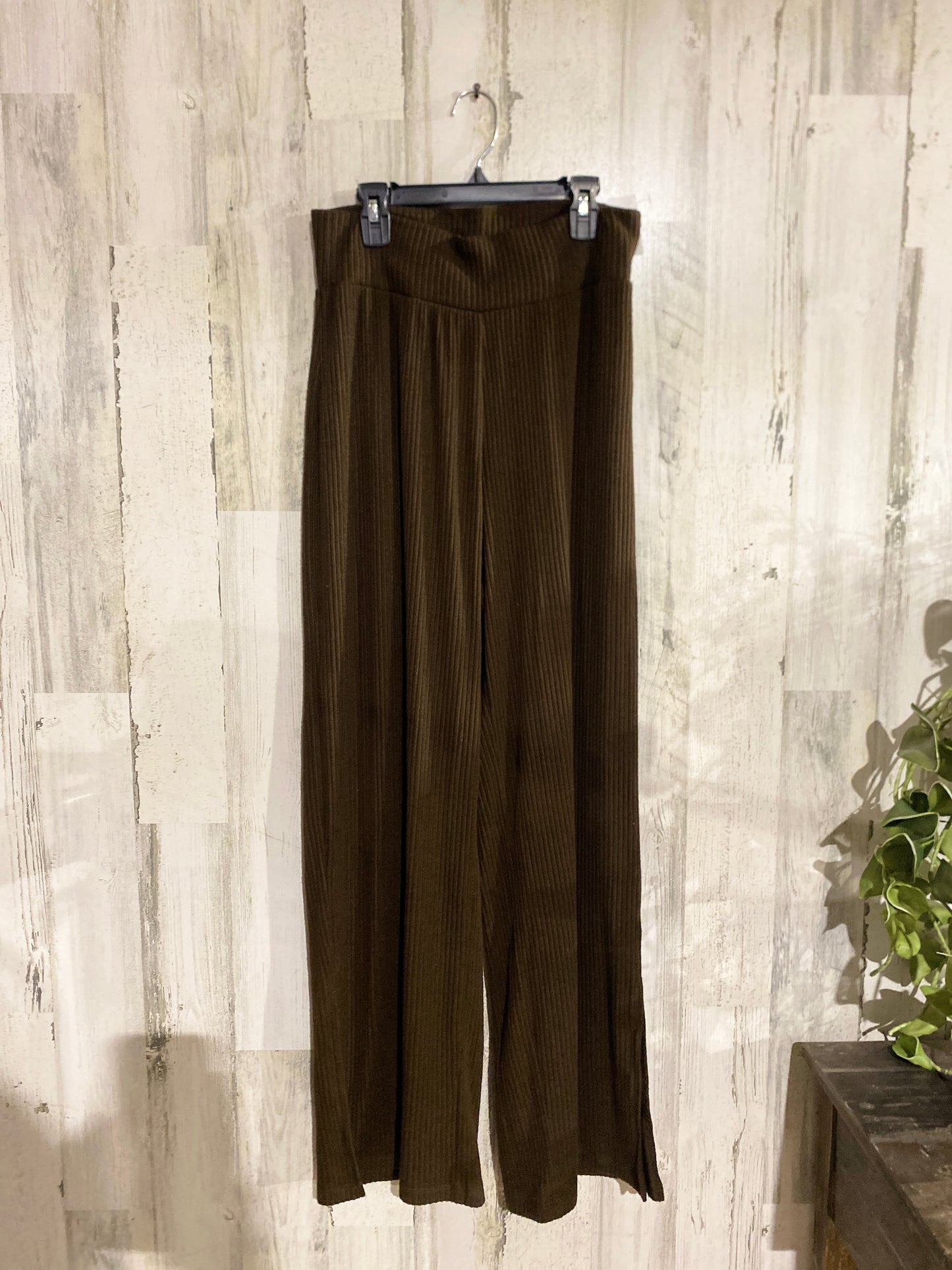 Womens Ribbed Wide Legged Pants Medium