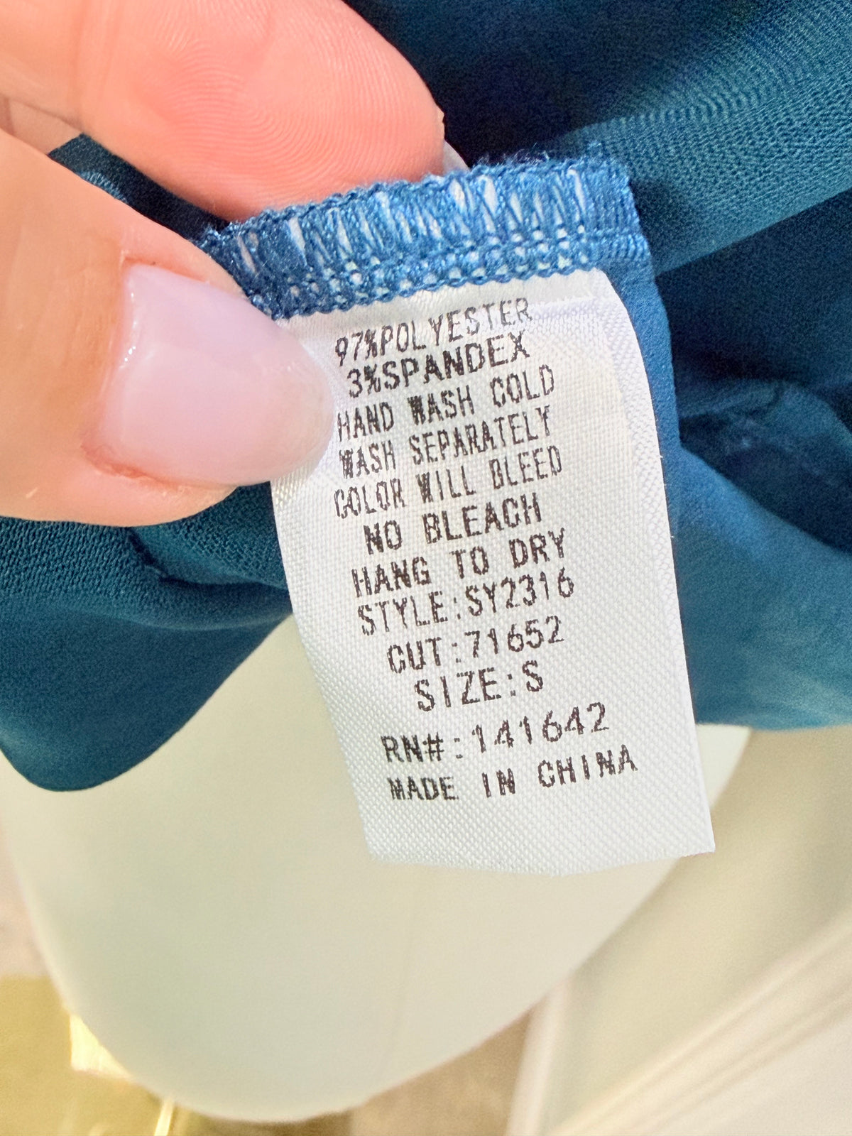 Womens She+Sky Cap Sleeve Blouse Small EUC