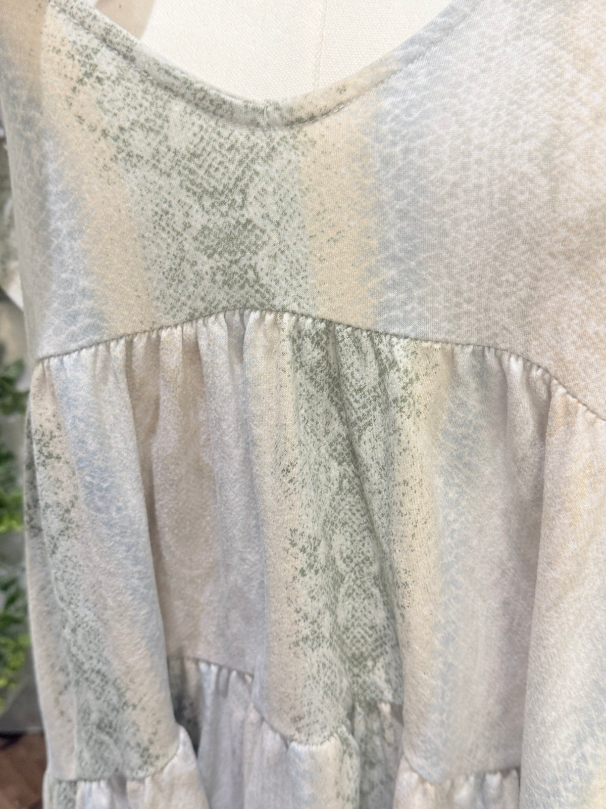 Womens Entro Snake Print Peplum Blouse 1X/2X