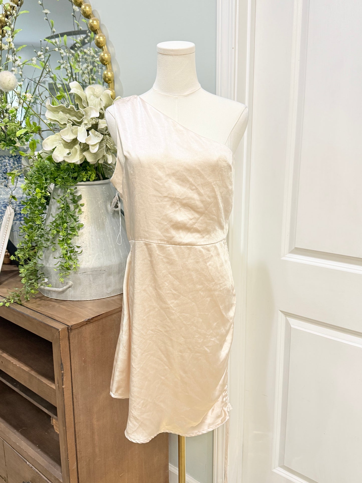 Womens Glam Satin One Shoulder Medium EUC