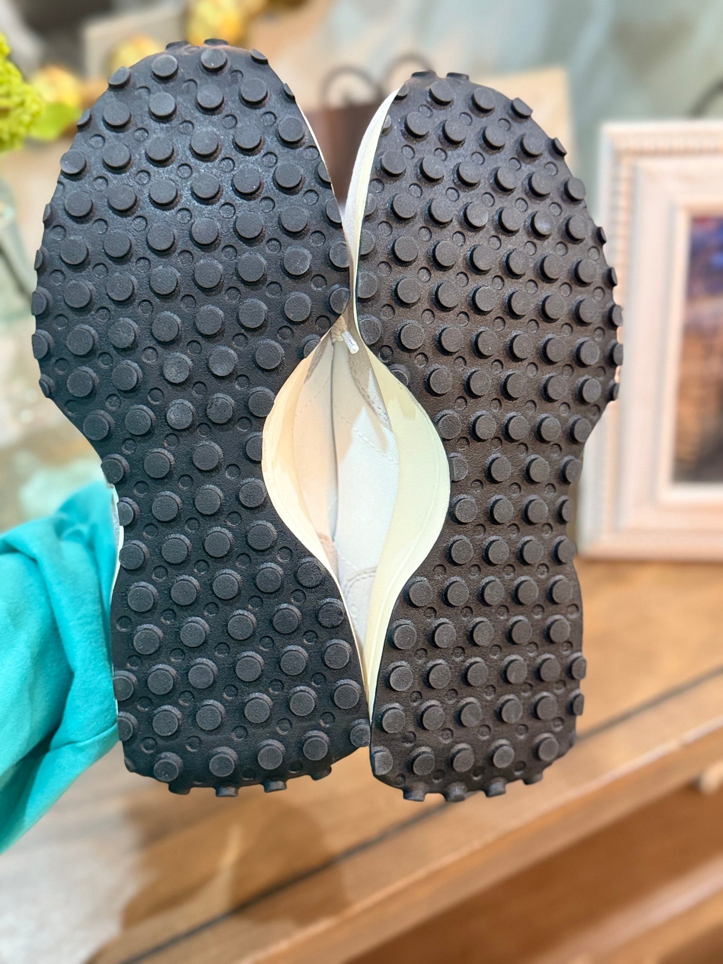 Mens New Balance Sneakers Size 8.5 NWOB