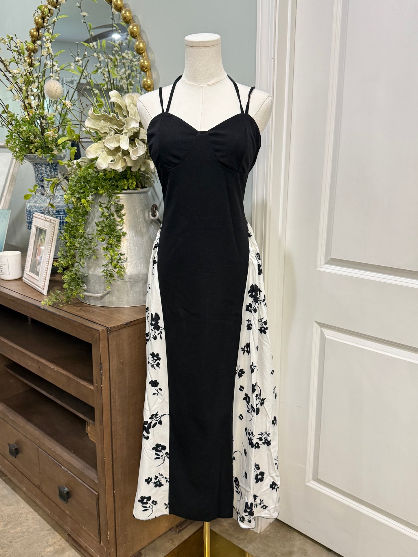 Womens B&W Waist Cinching Dress Large NWT