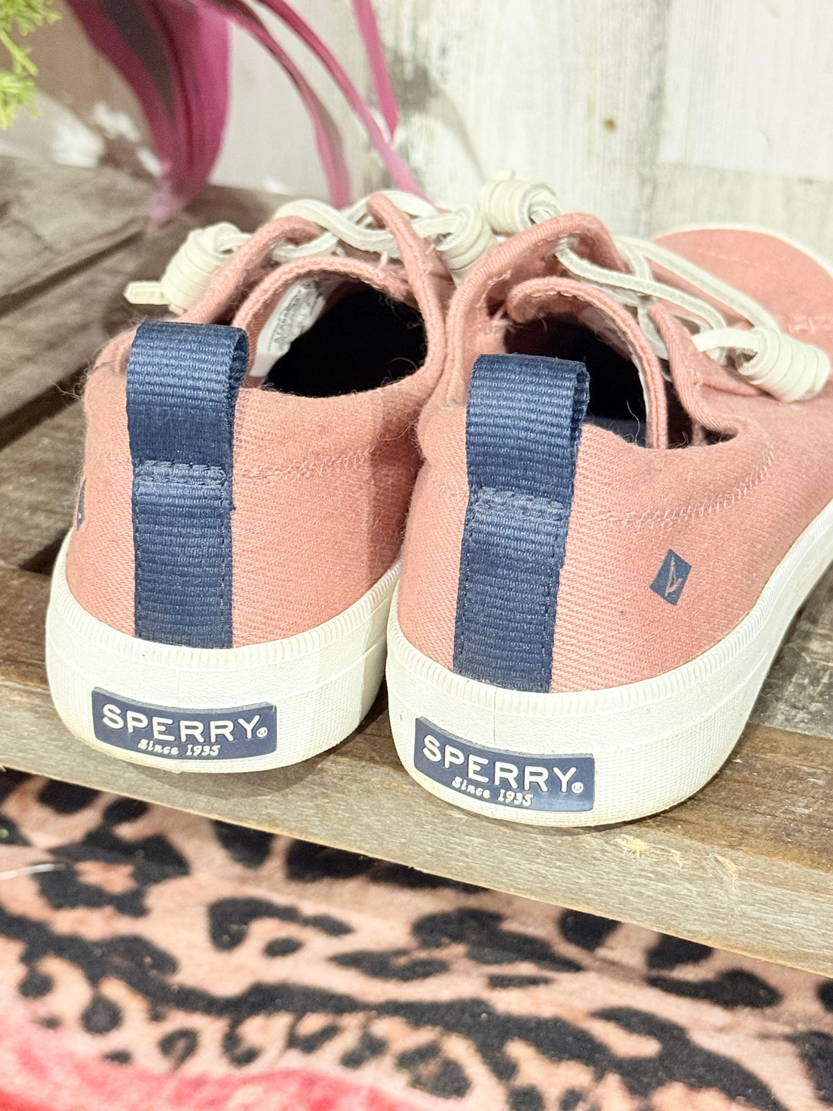 Womens Sperry Pink Sneakers Size 6 GUC