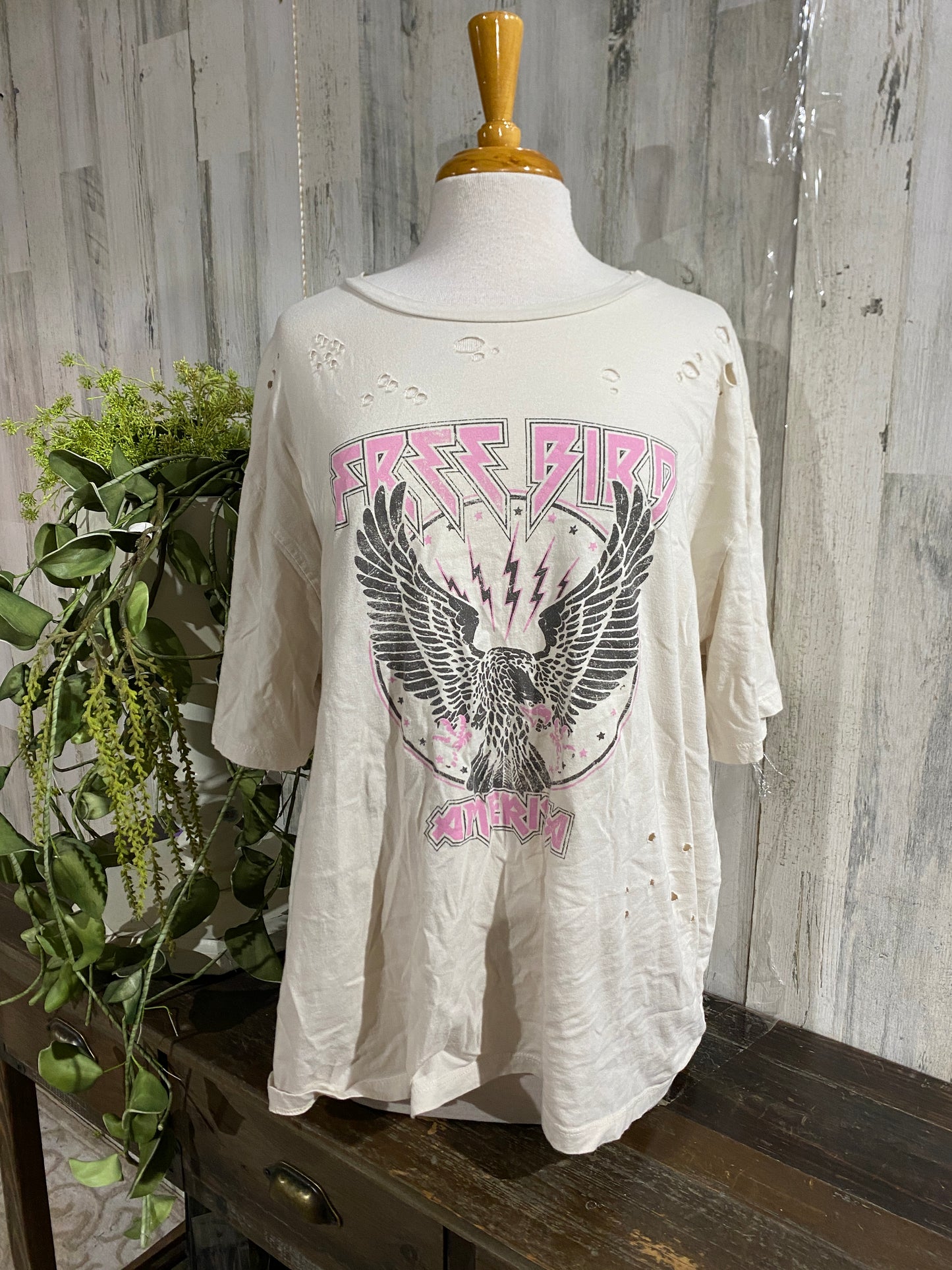 Womens Distressed Free Bird Tshirt 2X