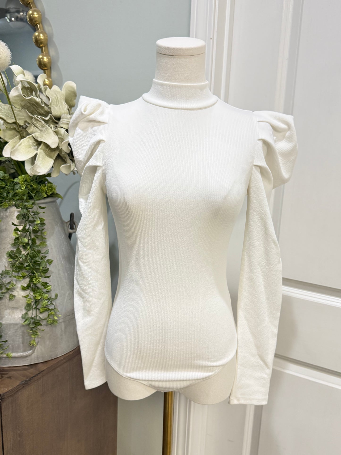 Womens TCEC White Bodysuit Small EUC