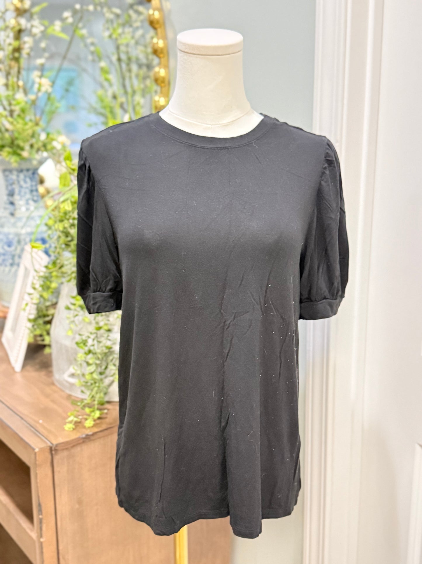 Womens Plain Black Tee Size Small EUC