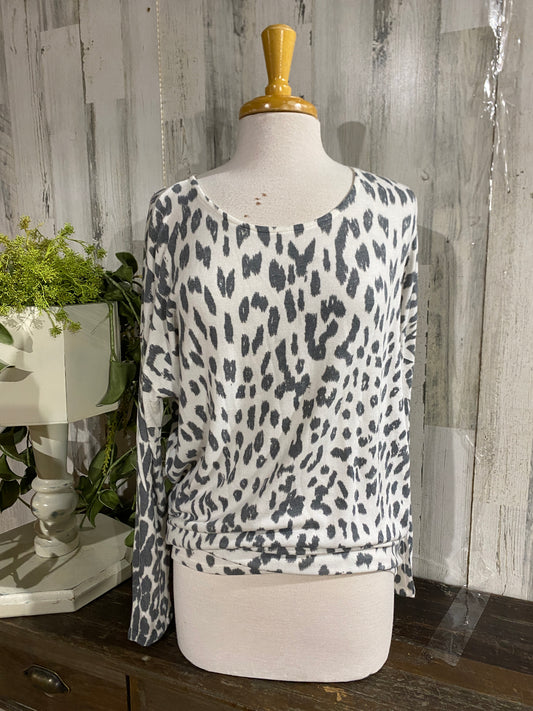 Womens Enti Leopard Top Med/Large