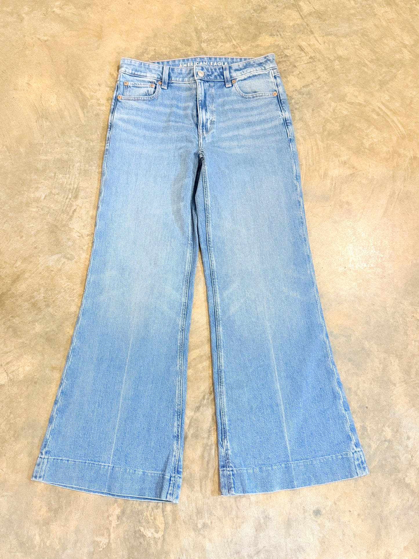 Womens American Eagle Flare Jeans Size 4 EUC