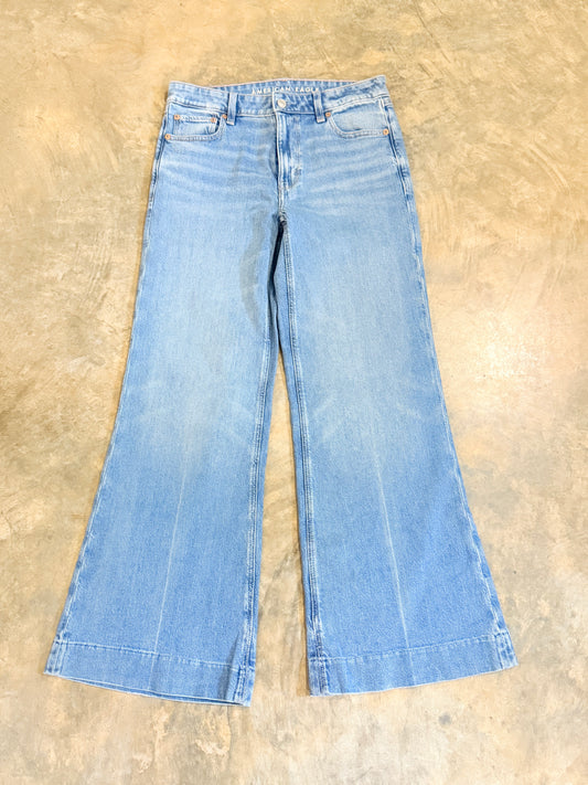 Womens American Eagle Flare Jeans Size 4 EUC