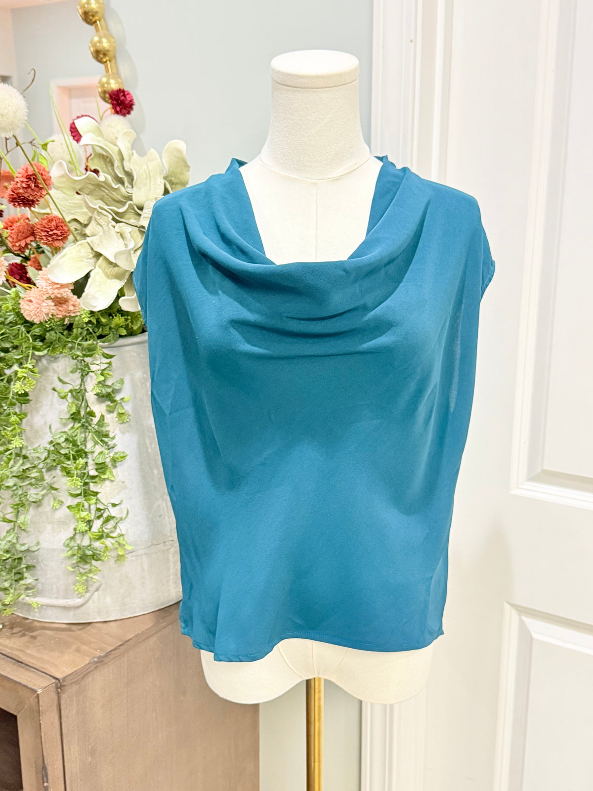 Womens She+Sky Cap Sleeve Blouse Small EUC