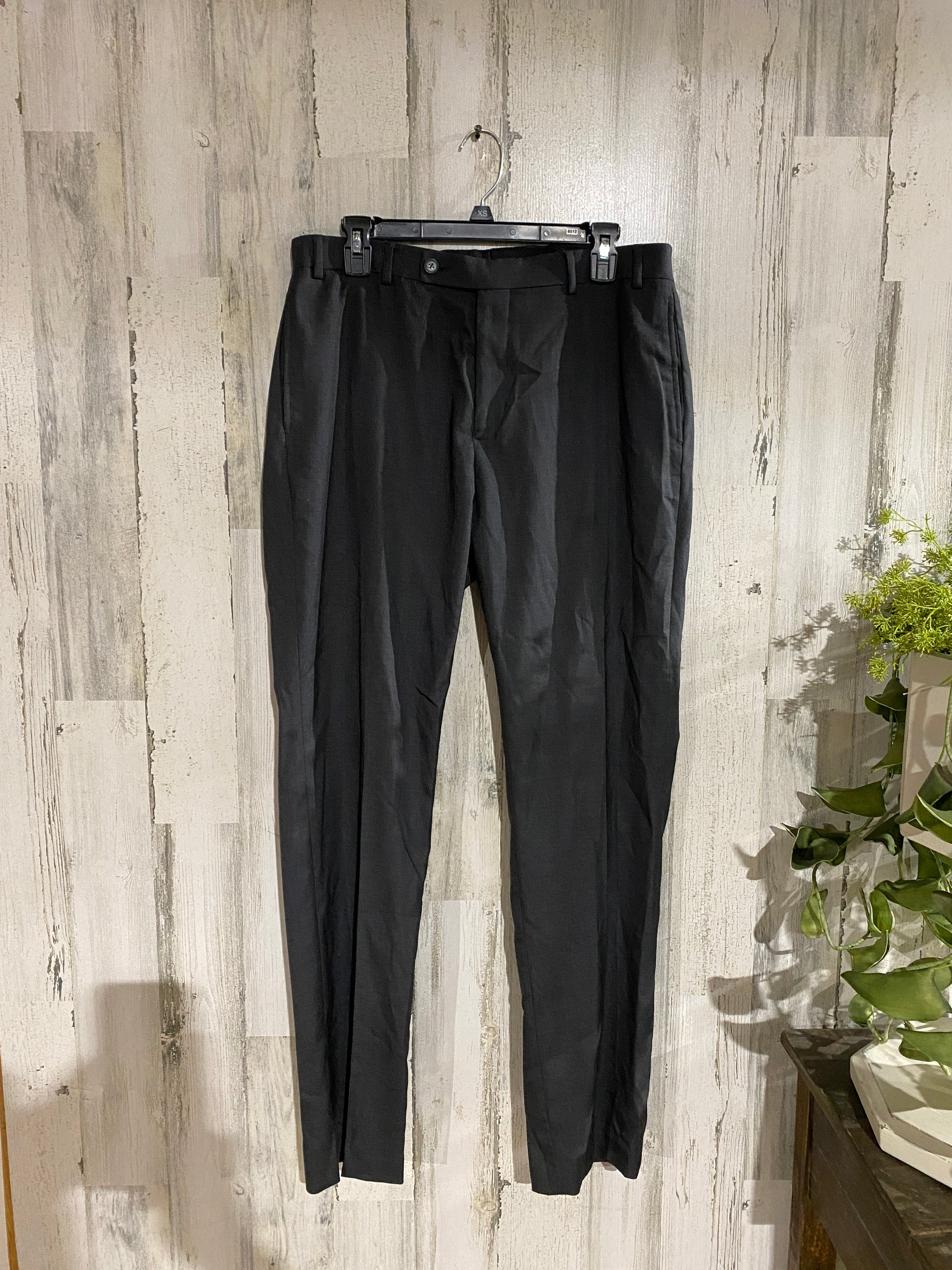 Mens Calvin Klein Slim Fit Dress Pants Sz 34x32 Mint Consignment & Boutique Mens Calvin Klein Slim Fit Dress Pants Sz 34x32 Mint Consignment & Boutique