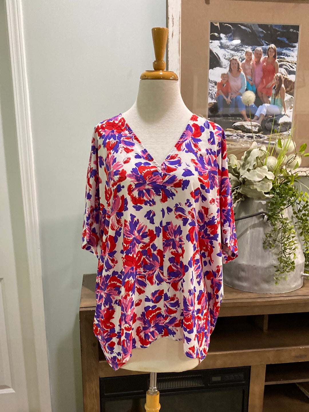 Womens First Love Floral Blouse Size Medium NWT MARKDOWN