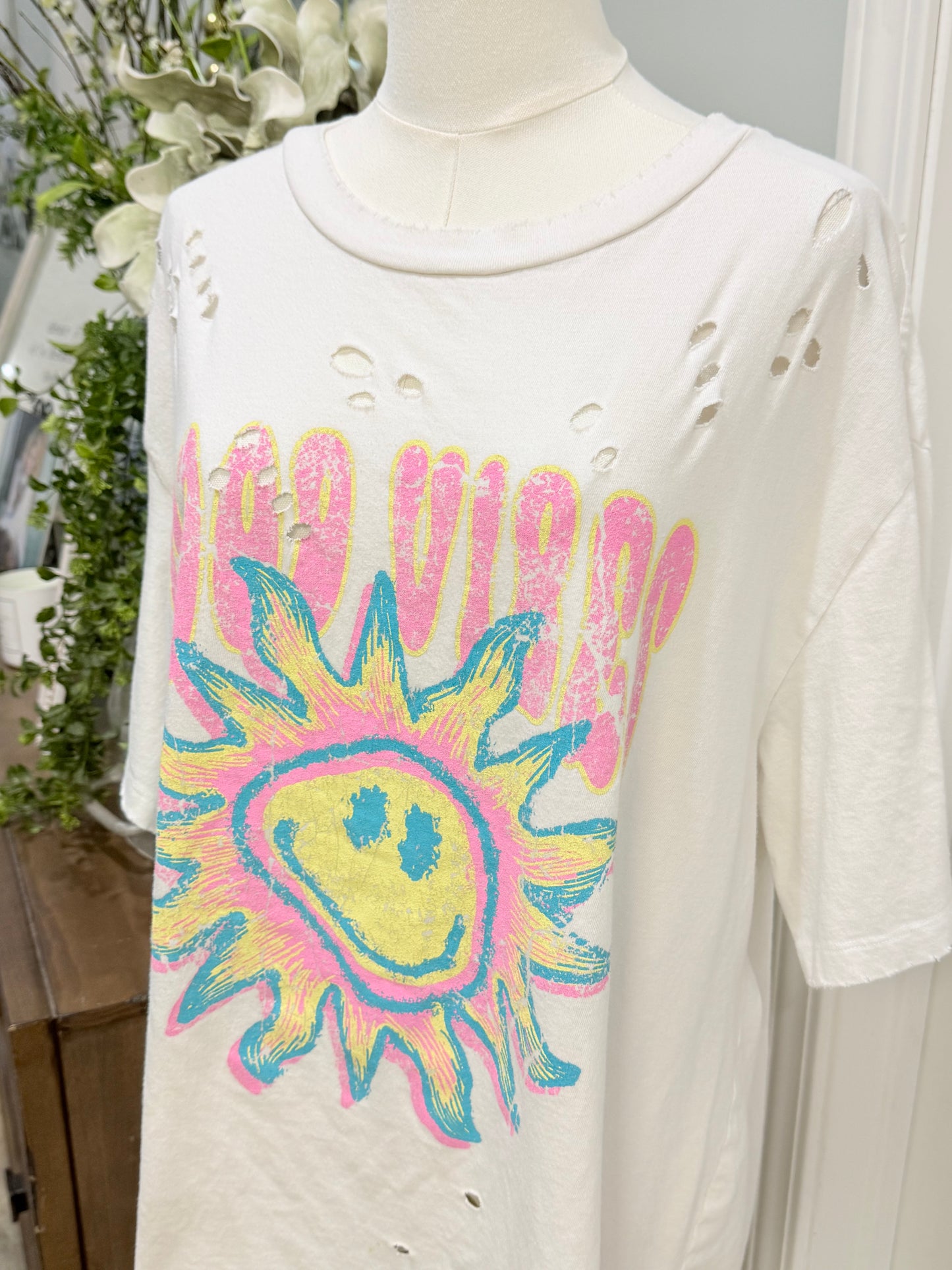 Womens Good Vibes Zutter Tshirt M/L EUC
