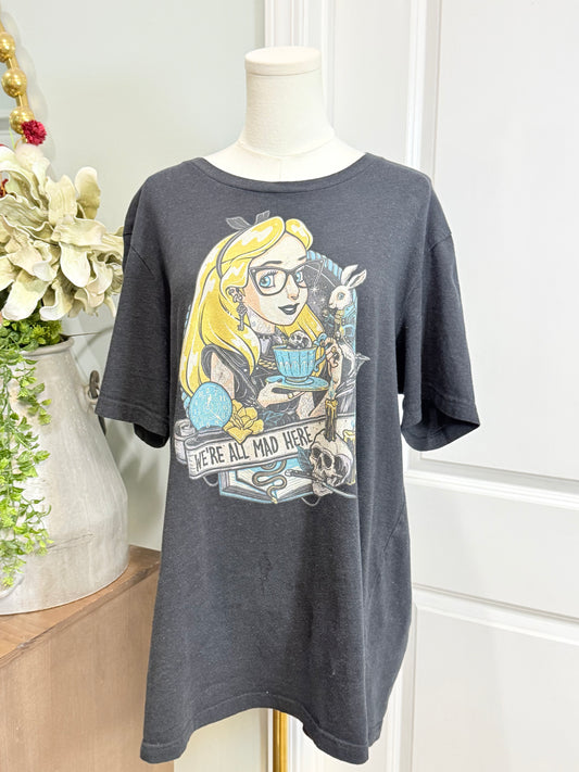 Womens Alice in Wonderland Tshirt Size XL EUC